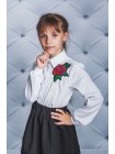 Шкільна блузка із трояндою для дівчинки